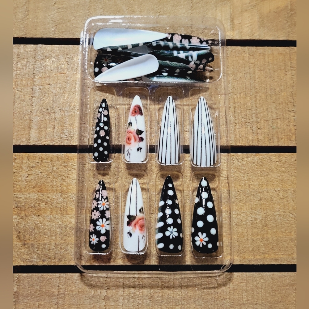 Boutique Press On Nails